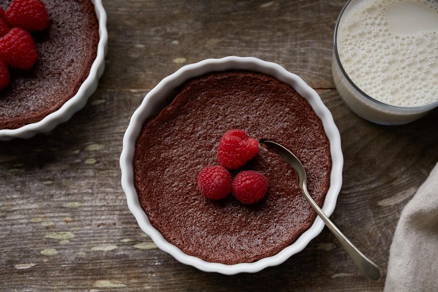 Paleo flourless chocolate cake