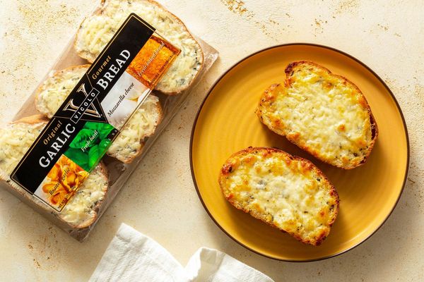 Garlic Bread with Mozzarella (3 slices)
