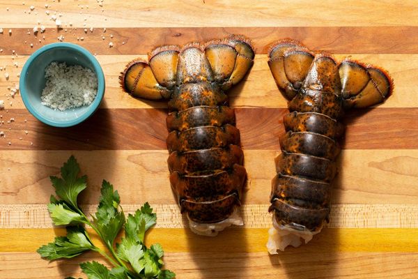 Wild Cold-Water Lobster Tails (2 count)