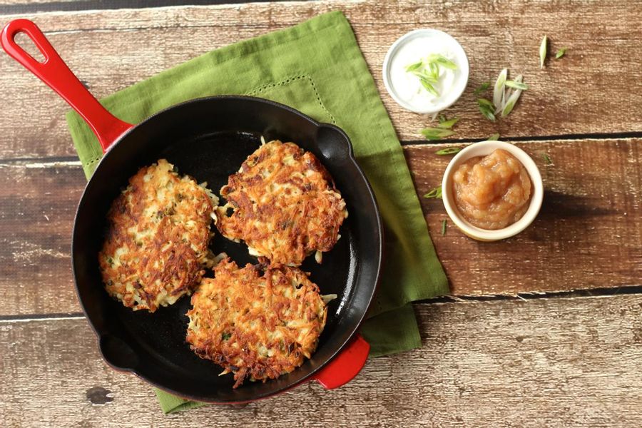 Potato-parsnip fritters with homemade applesauce  