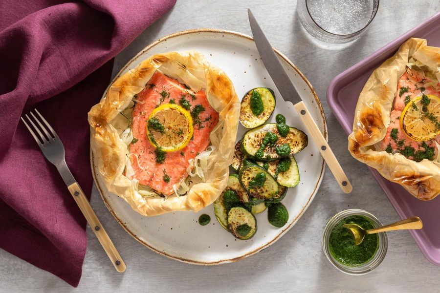 Roasted salmon and fennel en papillote with lemon-dill dressing