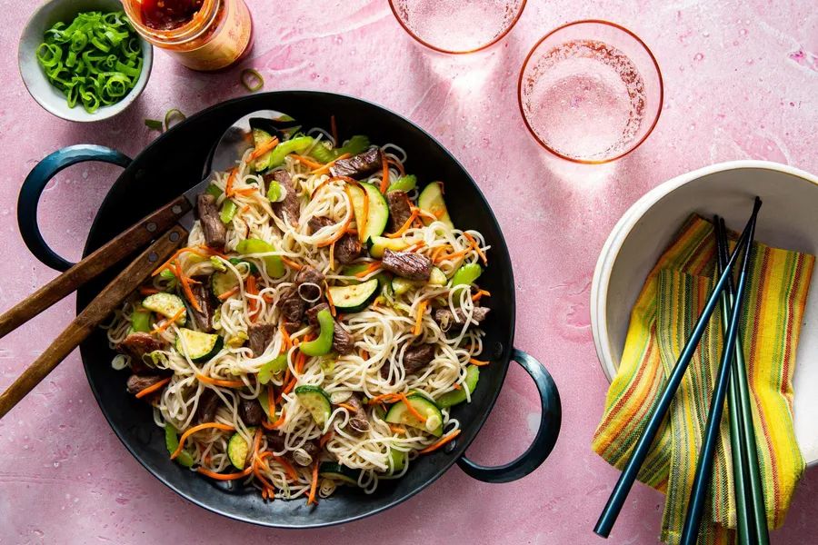 Chow mein with fresh ramen and stir-fried vegetables