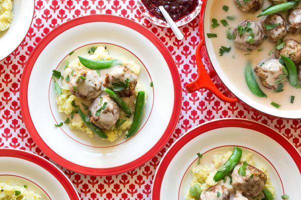 Swedish meatballs with lingonberry jam and mashed potatoes