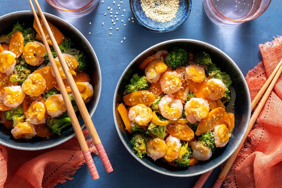 Stir-fry with broccoli, carrot, and sesame seeds