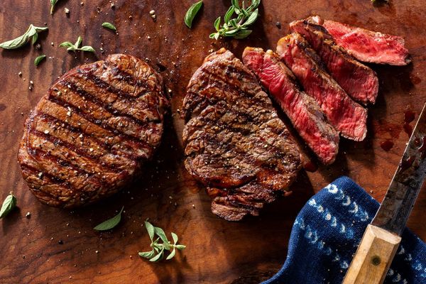 Organic New York strip steaks (2 count)