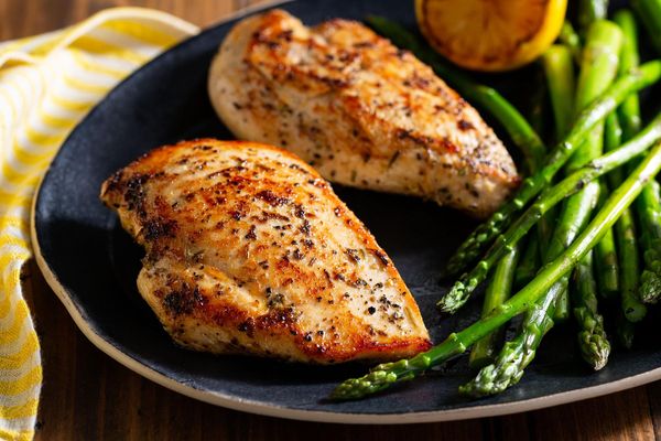 Lemon-pepper boneless skinless chicken breasts (2 count)