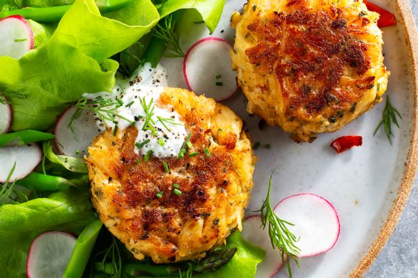 Jumbo lump crab cakes (2 count)