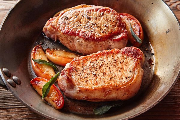 Organic boneless pork loin chops (2 count)