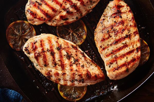 Organic boneless skinless chicken breasts (2 count)